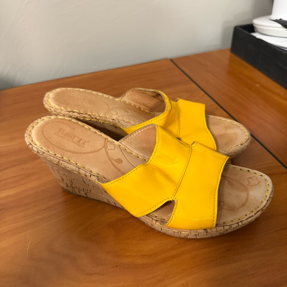 Born‎ Zefira Wedge Sandal Heel Slip On Cork Patent Leather Yellow Open Toe 8 - Picture 3 of 8